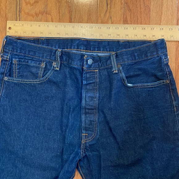 Levi’s 501 Mens 40 x 32 Dark Wash Blue Jeans Button Fly Pockets Western Classic - Picture 10 of 12